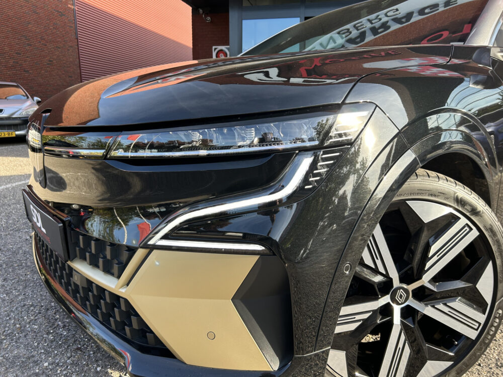 Renault Mégane E-Tech EV60 Optimum Charge Iconic SOH 93,4% // SNEL LADEN // FULL LED // HARMAN/KARDON AUDIO // NAVI + CARPLAY // LEDER // GROOT 30