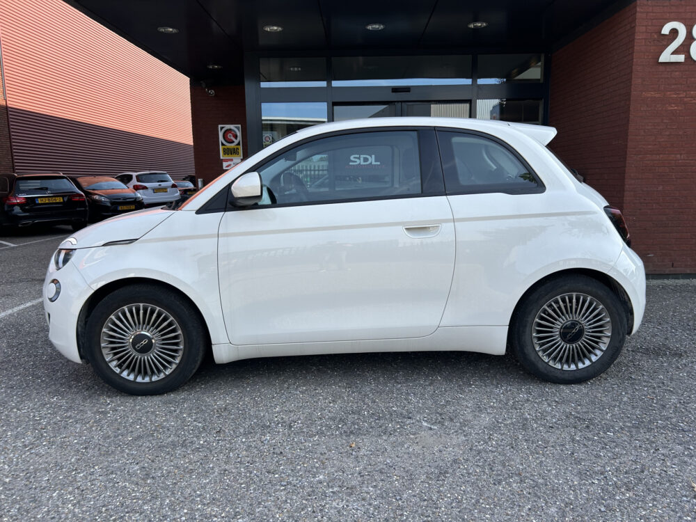 Fiat 500 Icon 42 kWh 118pk // APPLE CARPLAY / ANDROID AUTO // CLIMA // CRUISE-CONTROL // 16'' LMV 3