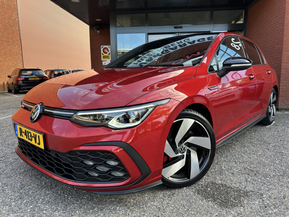 Volkswagen Golf 2.0 TSI GTI // FULL LED // SCHUIF/KANTELDAK // CAMERA // NAVI + CARPLAY // STOEL/STUURVERWARMING // ADAPTIVE CRUISE 1