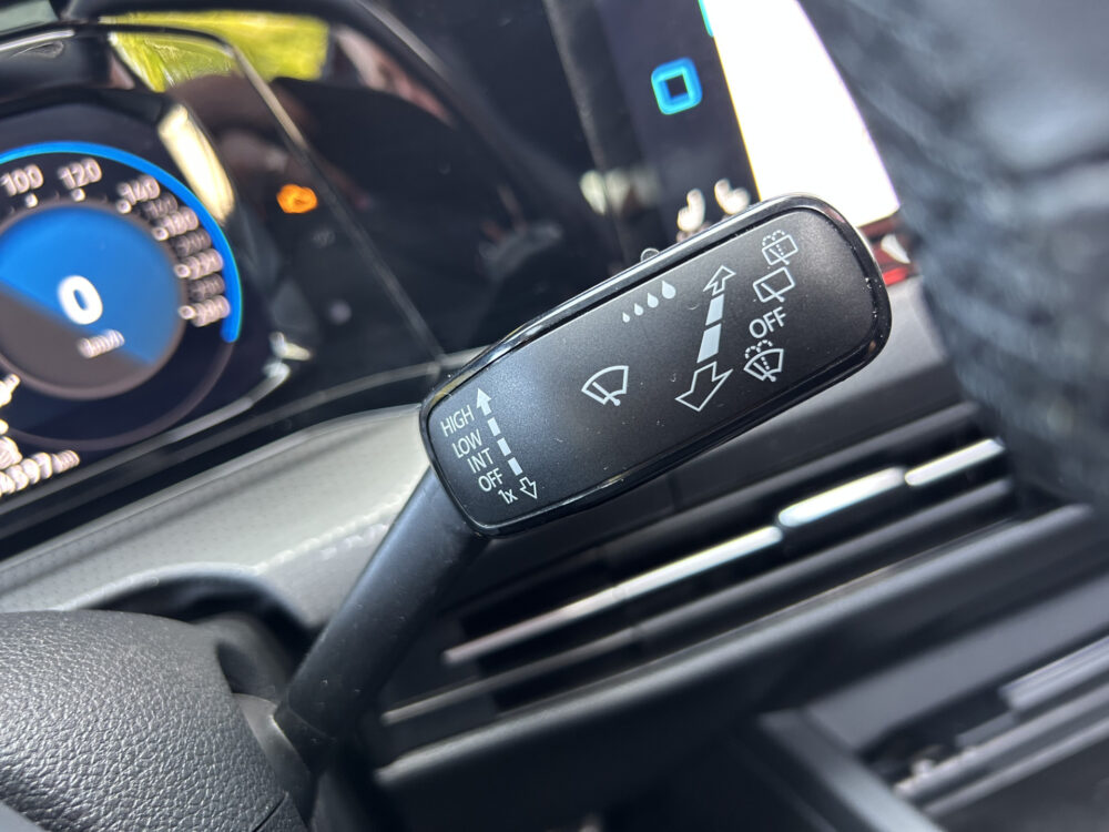 Volkswagen Golf 2.0 TSI GTI // FULL LED // SCHUIF/KANTELDAK // CAMERA // NAVI + CARPLAY // STOEL/STUURVERWARMING // ADAPTIVE CRUISE 12