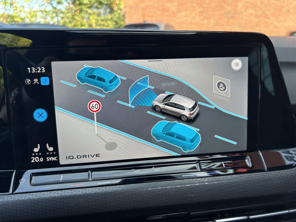 Volkswagen Golf 2.0 TSI GTI // FULL LED // SCHUIF/KANTELDAK // CAMERA // NAVI + CARPLAY // STOEL/STUURVERWARMING // ADAPTIVE CRUISE 20