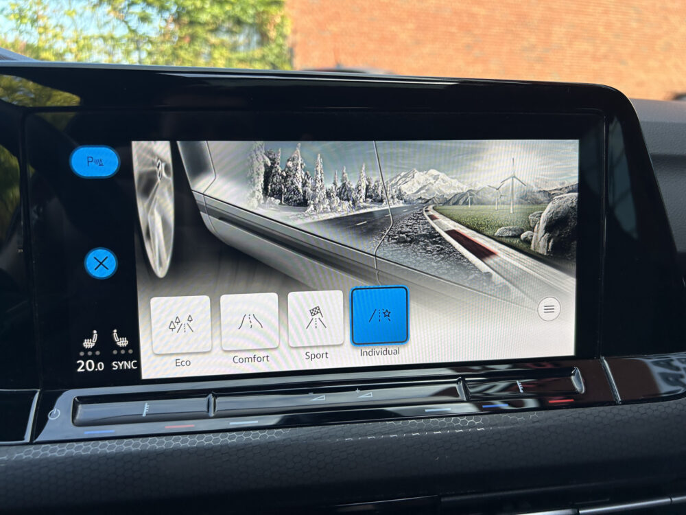 Volkswagen Golf 2.0 TSI GTI // FULL LED // SCHUIF/KANTELDAK // CAMERA // NAVI + CARPLAY // STOEL/STUURVERWARMING // ADAPTIVE CRUISE 21