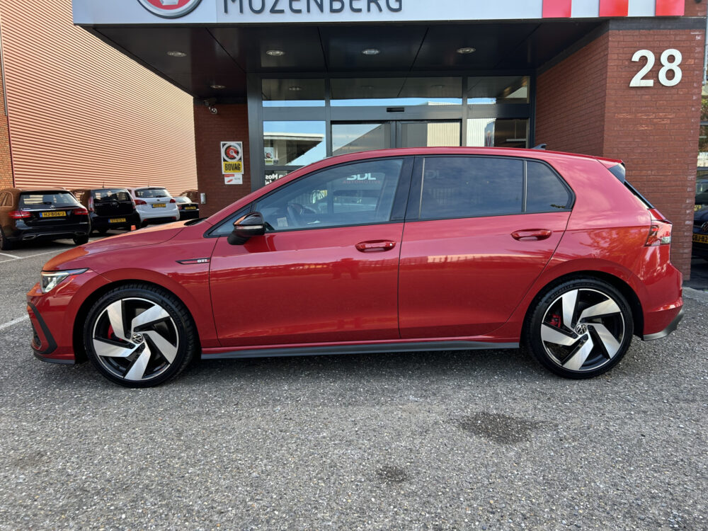 Volkswagen Golf 2.0 TSI GTI // FULL LED // SCHUIF/KANTELDAK // CAMERA // NAVI + CARPLAY // STOEL/STUURVERWARMING // ADAPTIVE CRUISE 3