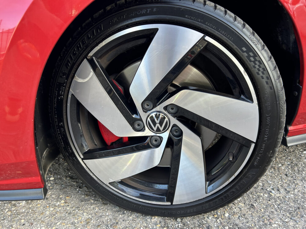 Volkswagen Golf 2.0 TSI GTI // FULL LED // SCHUIF/KANTELDAK // CAMERA // NAVI + CARPLAY // STOEL/STUURVERWARMING // ADAPTIVE CRUISE 31