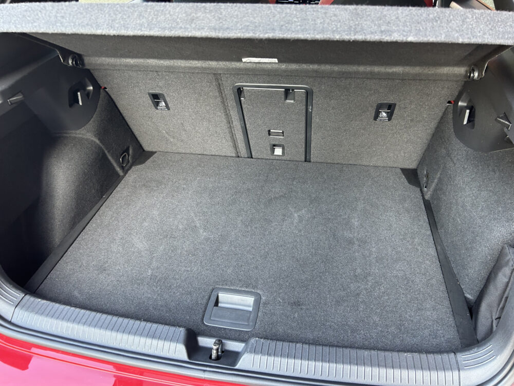 Volkswagen Golf 2.0 TSI GTI // FULL LED // SCHUIF/KANTELDAK // CAMERA // NAVI + CARPLAY // STOEL/STUURVERWARMING // ADAPTIVE CRUISE 33