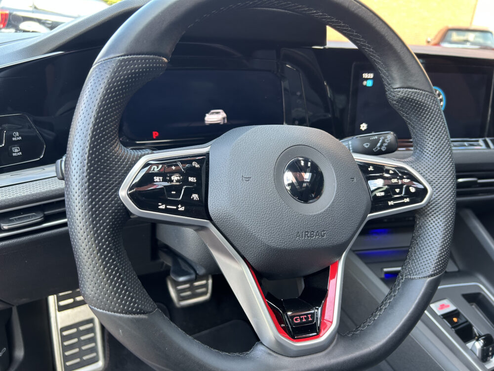 Volkswagen Golf 2.0 TSI GTI // FULL LED // SCHUIF/KANTELDAK // CAMERA // NAVI + CARPLAY // STOEL/STUURVERWARMING // ADAPTIVE CRUISE 6
