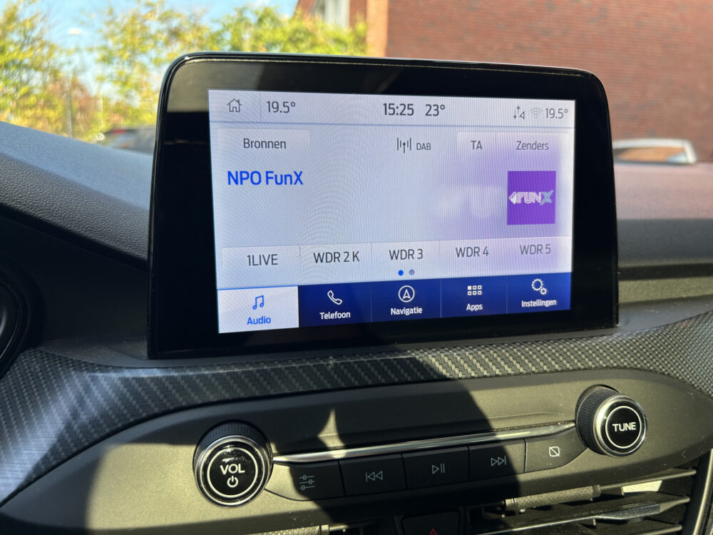 Ford FOCUS Wagon 1.5 EcoBoost ST Line Business 183PK!! // PANO/SCHUIFKANTELDAK // LED // NAVI + CARPLAY // WINTERPACK // KEYLESS // CLIMA // PDC  20