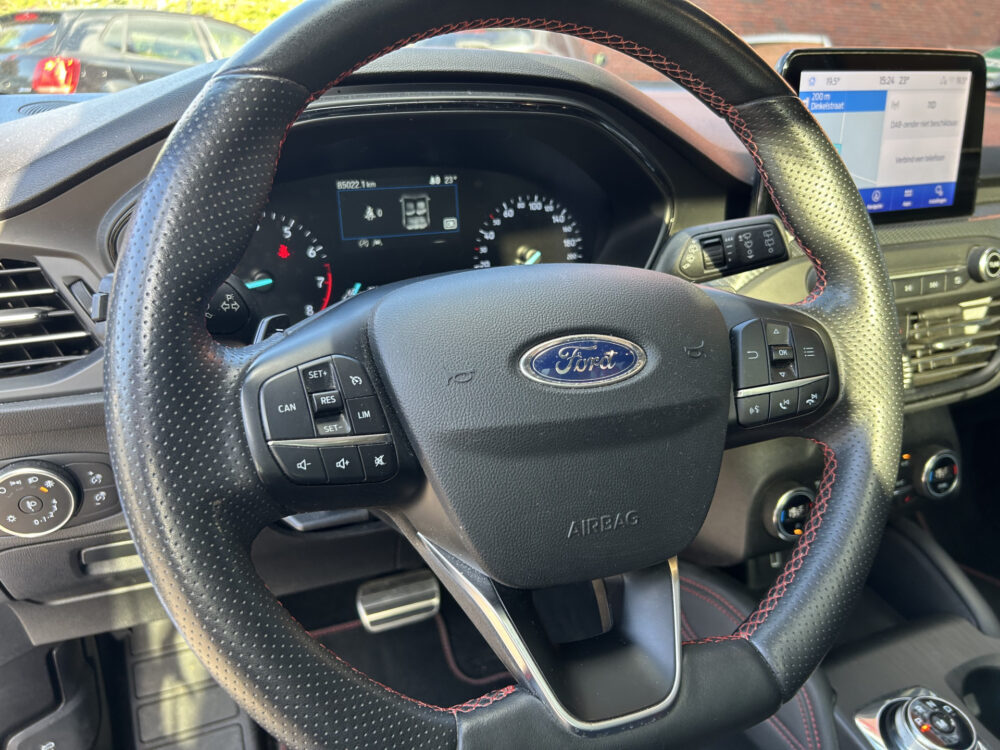 Ford FOCUS Wagon 1.5 EcoBoost ST Line Business 183PK!! // PANO/SCHUIFKANTELDAK // LED // NAVI + CARPLAY // WINTERPACK // KEYLESS // CLIMA // PDC  6