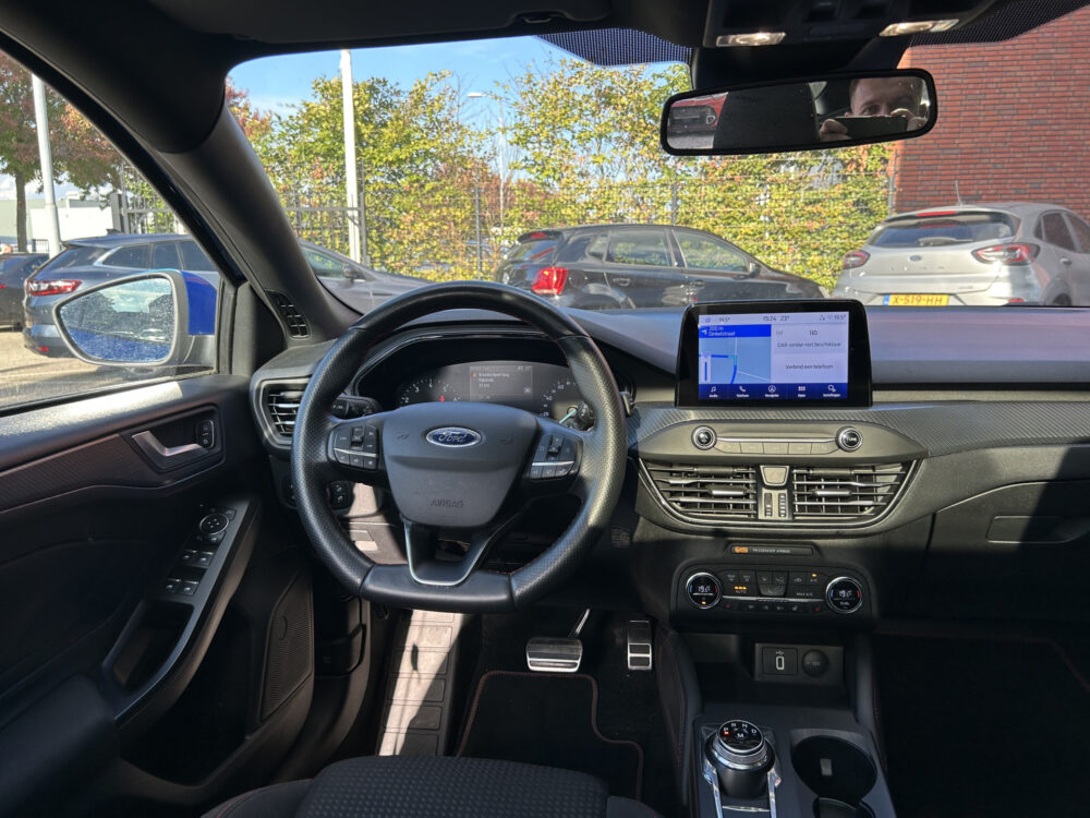 Ford FOCUS Wagon 1.5 EcoBoost ST Line Business 183PK!! // PANO/SCHUIFKANTELDAK // LED // NAVI + CARPLAY // WINTERPACK // KEYLESS // CLIMA // PDC  7