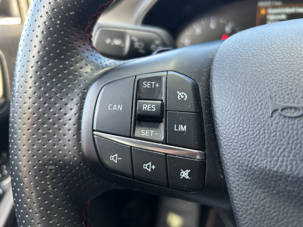 Ford FOCUS Wagon 1.5 EcoBoost ST Line Business 183PK!! // PANO/SCHUIFKANTELDAK // LED // NAVI + CARPLAY // WINTERPACK // KEYLESS // CLIMA // PDC  9