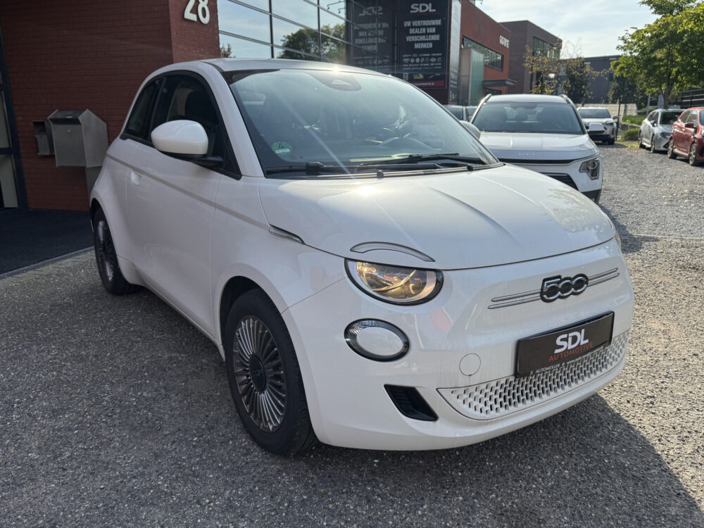 Fiat 500 Icon 42 kWh 118pk // APPLE CARPLAY / ANDROID AUTO // CLIMA // CRUISE-CONTROL // 16'' LICHT METALEN VELGEN // 2