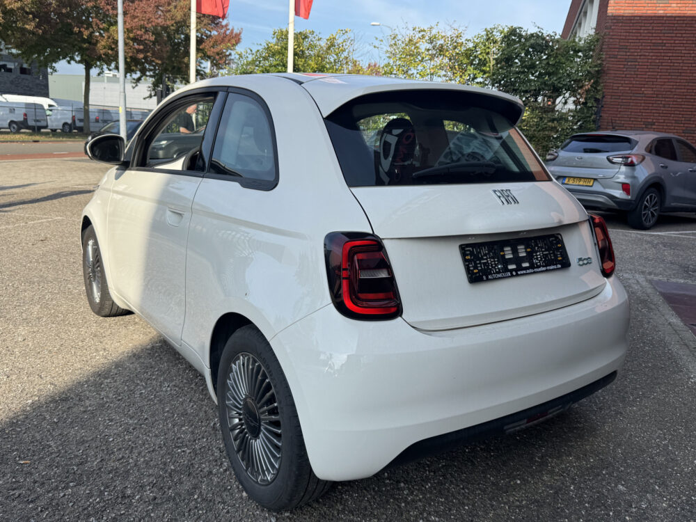 Fiat 500 Icon 42 kWh 118pk // APPLE CARPLAY / ANDROID AUTO // CLIMA // CRUISE-CONTROL // 16'' LICHT METALEN VELGEN // 3