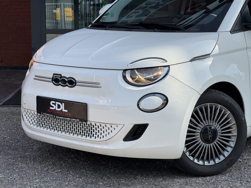 Fiat 500 Icon 42 kWh 118pk // APPLE CARPLAY / ANDROID AUTO // CLIMA // CRUISE-CONTROL // 16'' LICHT METALEN VELGEN // 6