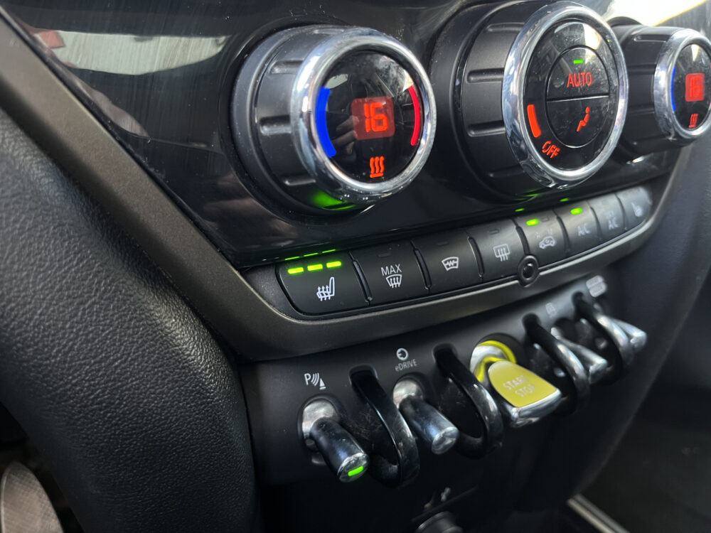 MINI Countryman 1.5 Cooper S E ALL4 Untamed Edition // SCHUIF-KANTELDAK // HARMAN-KARDON // ELEK.STOEL+GEHEUGEN // ADAPT. CRUISE // HEAD-UP DISP 31