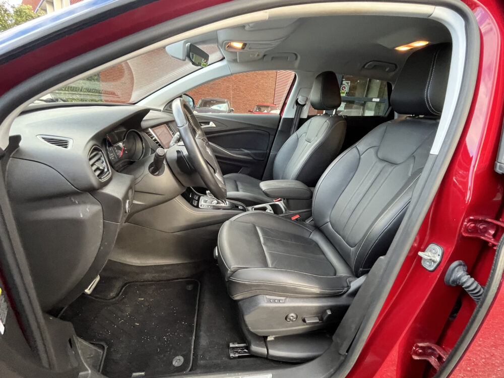 Opel Grandland X 1.6 Turbo Hybrid4 Ultimate 300PK! // MEMORY SEATS // NAVI // TREKHAAK // CAMERA // CRUISE // STOELVERWARMING + VERKOELING // 10