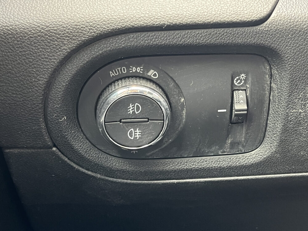 Opel Grandland X 1.6 Turbo Hybrid4 Ultimate 300PK! // MEMORY SEATS // NAVI // TREKHAAK // CAMERA // CRUISE // STOELVERWARMING + VERKOELING // 30