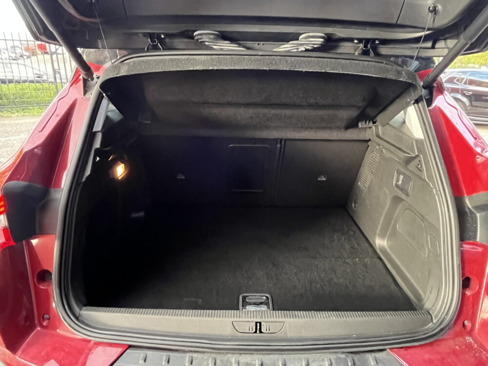 Opel Grandland X 1.6 Turbo Hybrid4 Ultimate 300PK! // MEMORY SEATS // NAVI // TREKHAAK // CAMERA // CRUISE // STOELVERWARMING + VERKOELING // 36