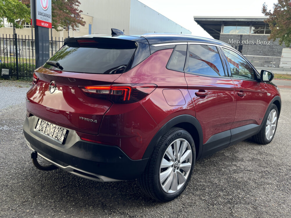 Opel Grandland X 1.6 Turbo Hybrid4 Ultimate 300PK! // MEMORY SEATS // NAVI // TREKHAAK // CAMERA // CRUISE // STOELVERWARMING + VERKOELING // 4