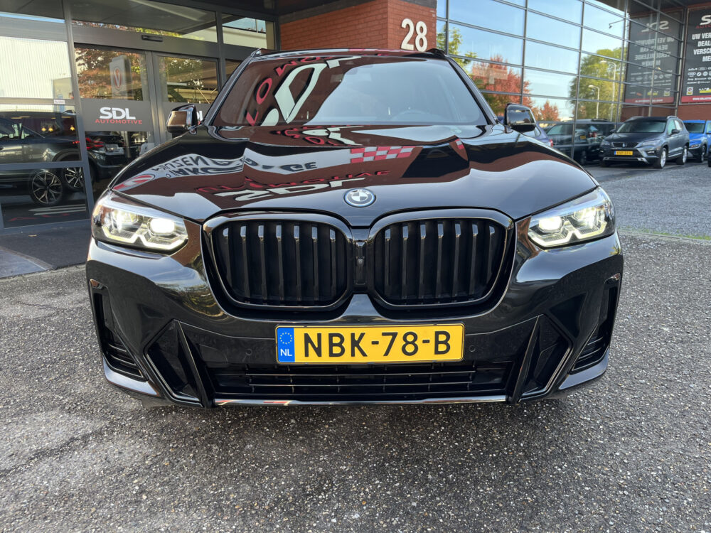 BMW X3 xDrive30e High Executive M-Sport Shadow Line // LEDER // ELEK.STOEL+GEHEUGEN // ELEK. KLEP // SCHUIF-KANTELDAK // 360 CAMERA+SEN 10
