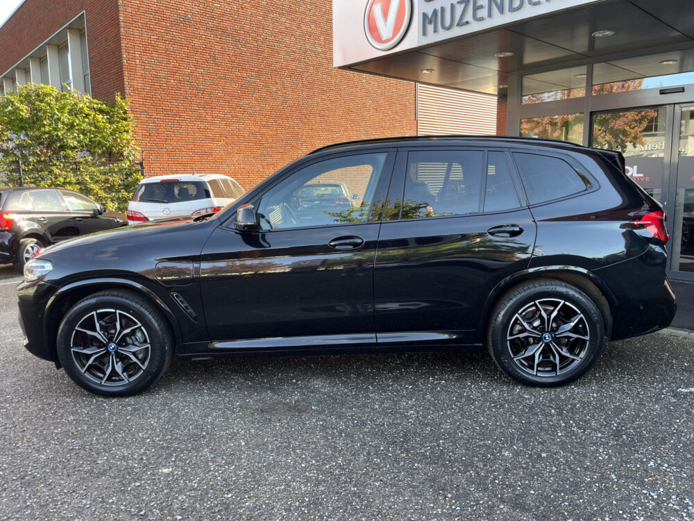 BMW X3 xDrive30e High Executive M-Sport Shadow Line // LEDER // ELEK.STOEL+GEHEUGEN // ELEK. KLEP // SCHUIF-KANTELDAK // 360 CAMERA+SEN 2