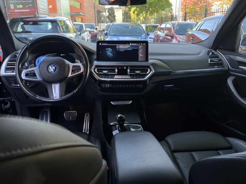 BMW X3 xDrive30e High Executive M-Sport Shadow Line // LEDER // ELEK.STOEL+GEHEUGEN // ELEK. KLEP // SCHUIF-KANTELDAK // 360 CAMERA+SEN 20