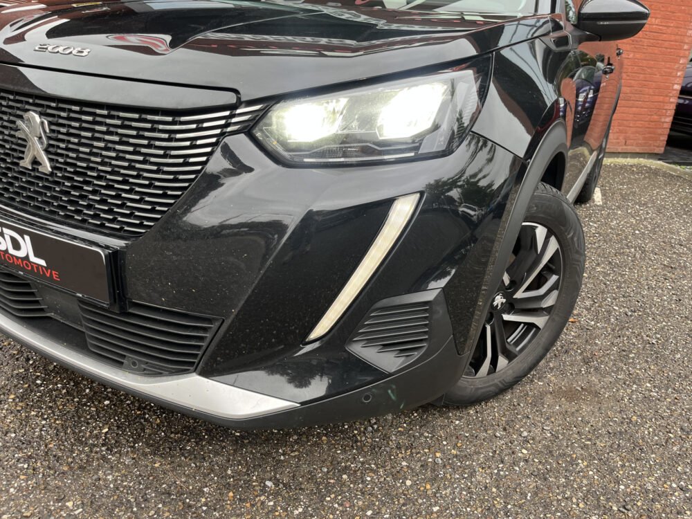 Peugeot 2008 1.2 PureTech Allure D.RIEM VERVANGEN!! // AFN. TREKHAAK // VIRTUAL COCKPIT // CAMERA+SENSOREN // NAVI+CARPLAY // HALF LEDER // L 11