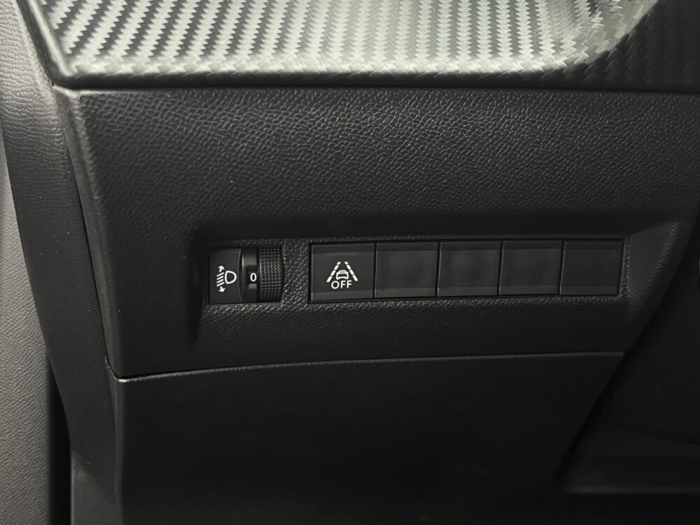 Peugeot 2008 1.2 PureTech Allure D.RIEM VERVANGEN!! // AFN. TREKHAAK // VIRTUAL COCKPIT // CAMERA+SENSOREN // NAVI+CARPLAY // HALF LEDER // L 19