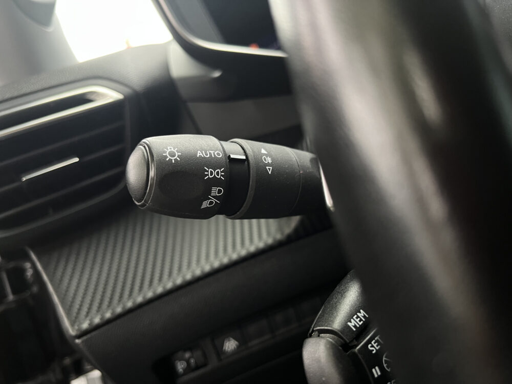 Peugeot 2008 1.2 PureTech Allure D.RIEM VERVANGEN!! // AFN. TREKHAAK // VIRTUAL COCKPIT // CAMERA+SENSOREN // NAVI+CARPLAY // HALF LEDER // L 22