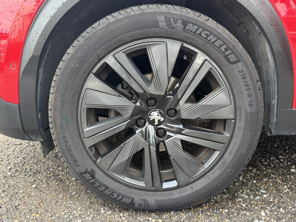 Peugeot 2008 1.2 PureTech GT-Line // FULL OPTIONS!! // FOCAL AUDIO // MASSAGE STOEL // ADAPTIVE CRUISE // PANO SCHUIF/ KANTEL DAK // 9
