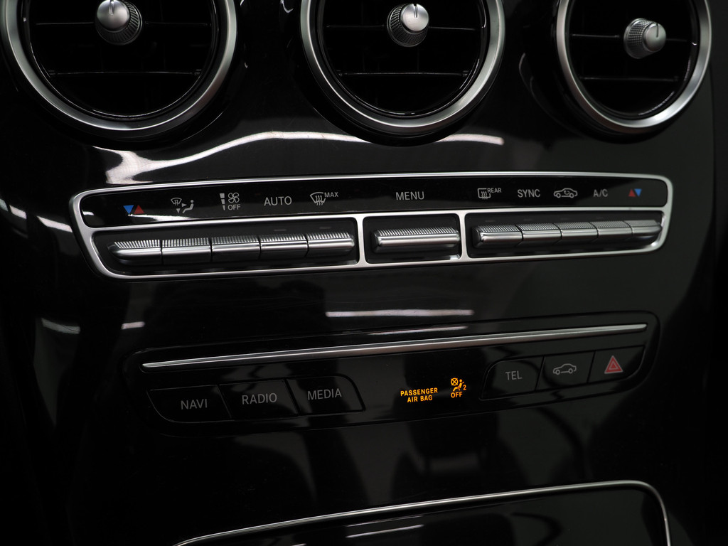 Mercedes-Benz C-Klasse Cabriolet 200 4MATIC AMG Designo 77