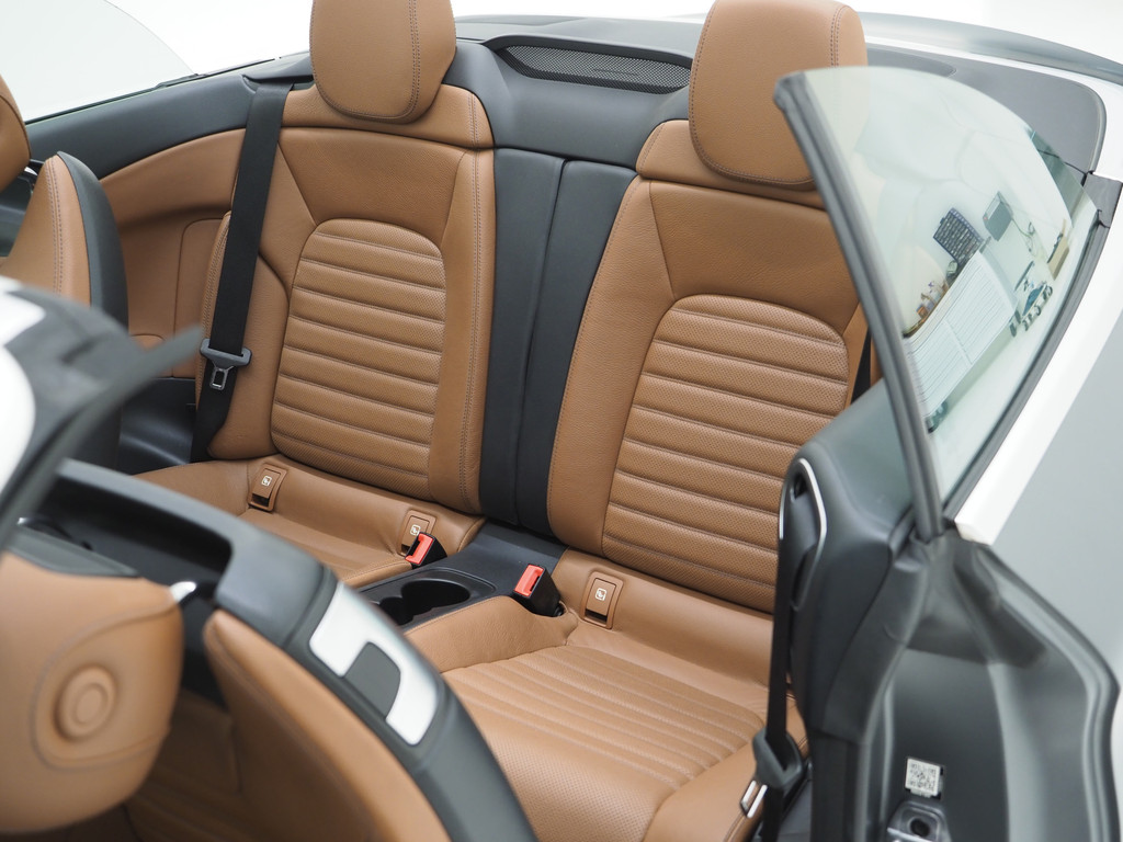 Mercedes-Benz C-Klasse Cabriolet 200 4MATIC AMG Designo 82