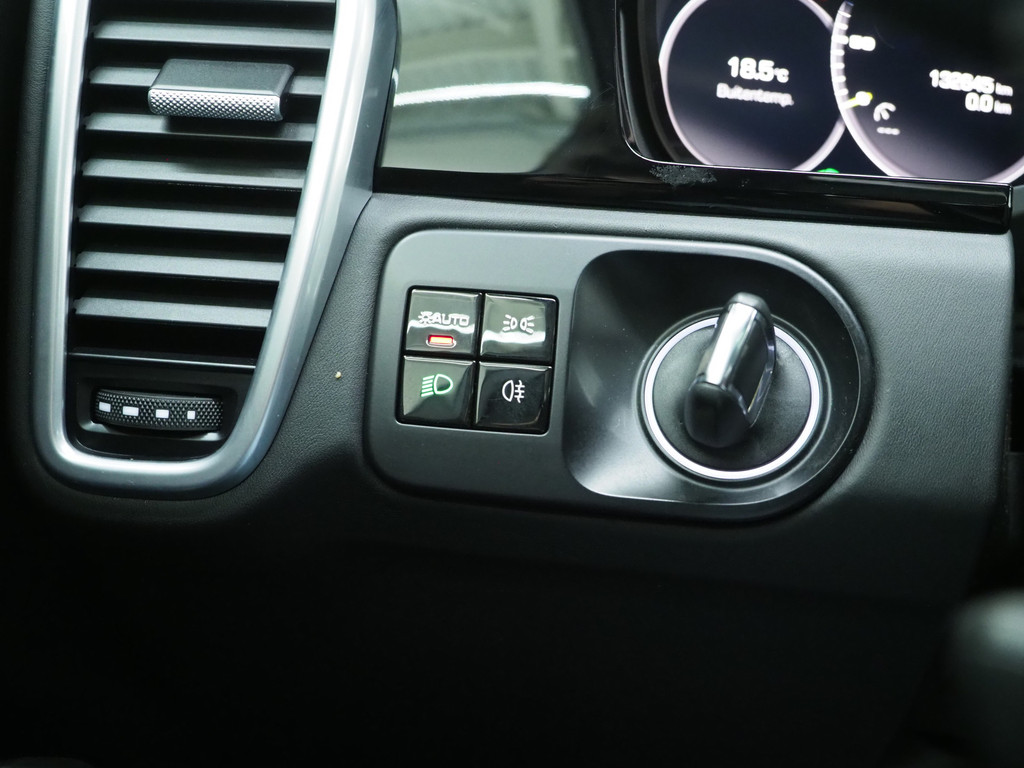 Porsche Cayenne 3.0 E-Hybrid 24