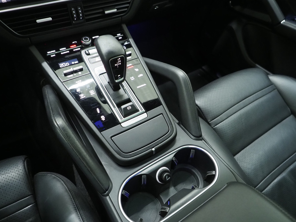 Porsche Cayenne 3.0 E-Hybrid 37