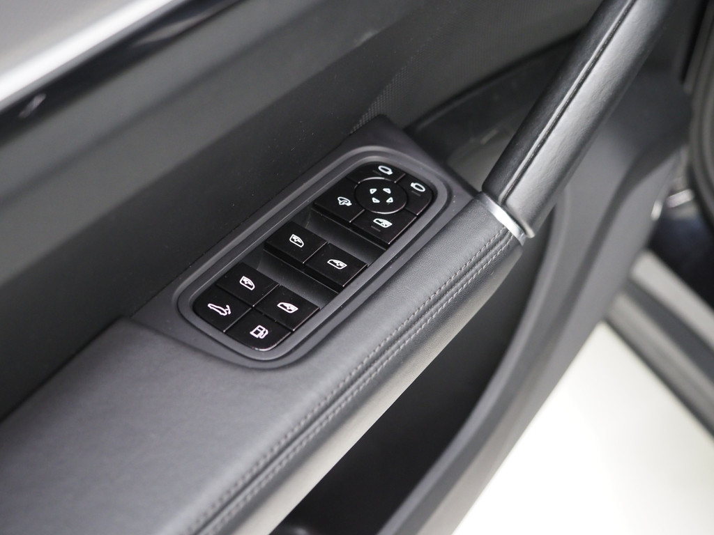 Porsche Cayenne 3.0 E-Hybrid 66