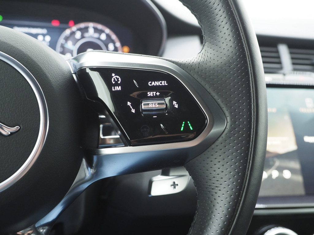 Jaguar E-Pace 1.5 P300e AWD R-Dynamic 26