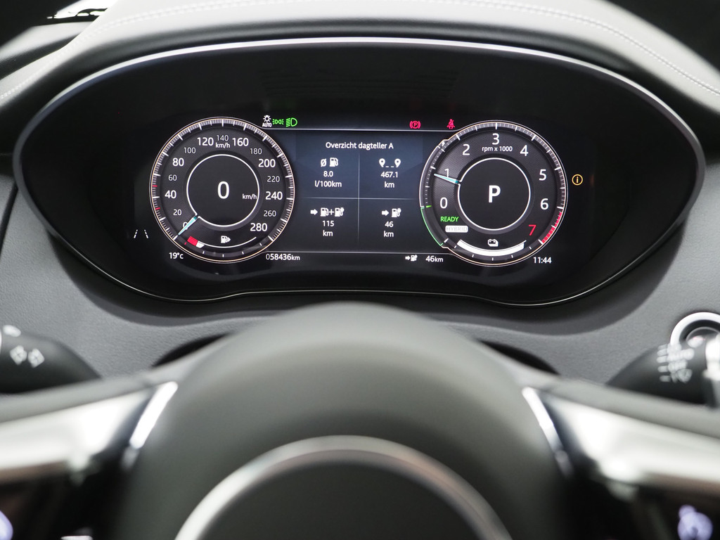 Jaguar E-Pace 1.5 P300e AWD R-Dynamic 28