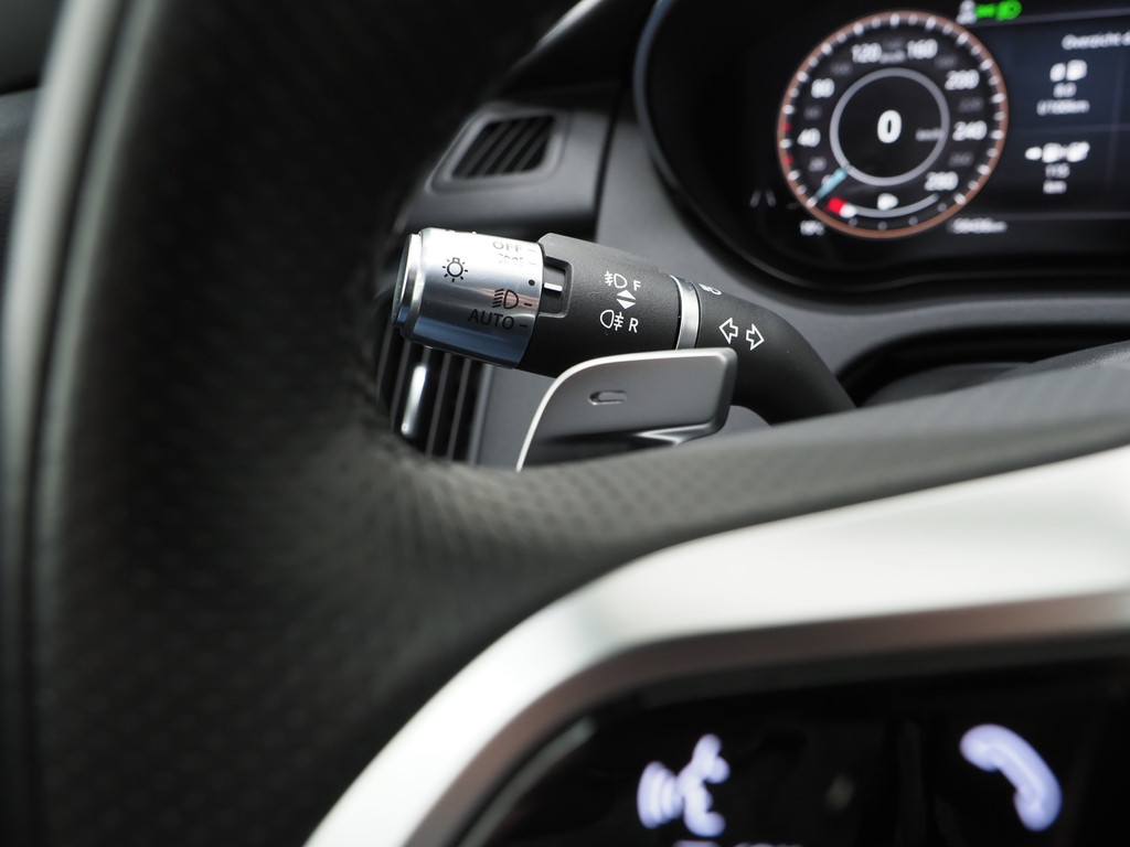 Jaguar E-Pace 1.5 P300e AWD R-Dynamic 67