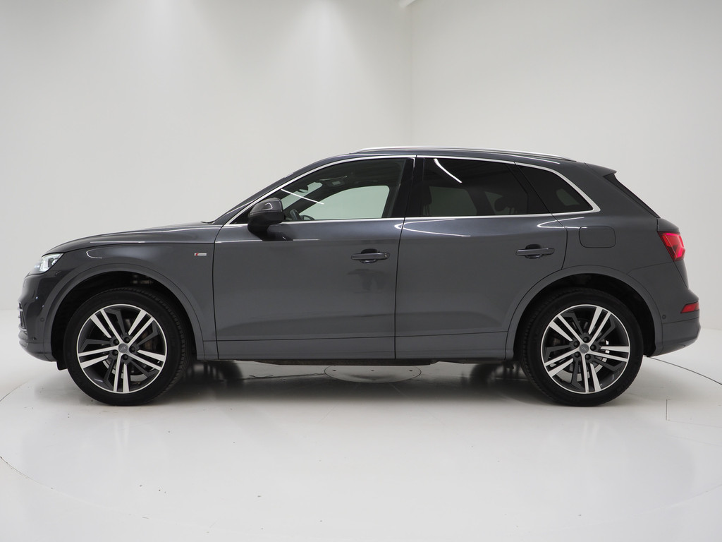 Audi Q5 55 TFSI e quattro Competition 1