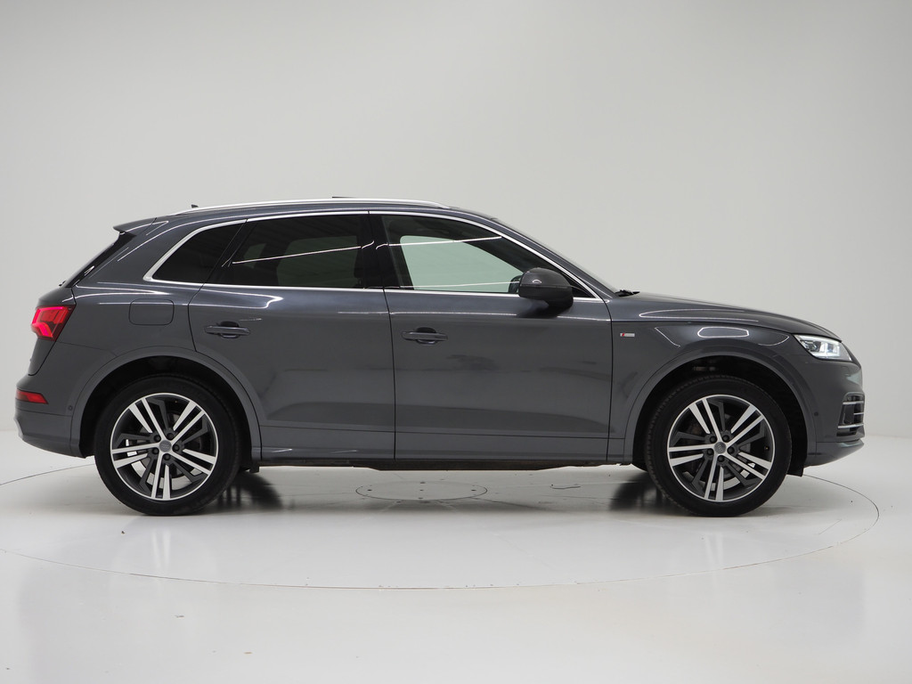 Audi Q5 55 TFSI e quattro Competition 8