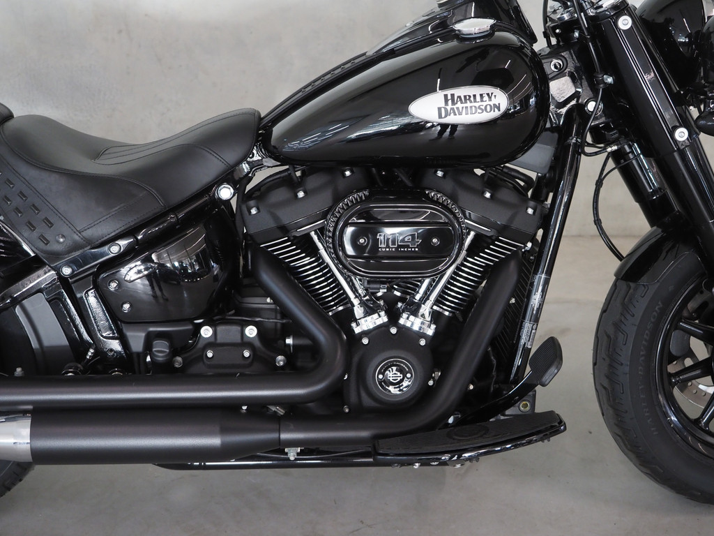 Harley-Davidson 114 FLHCS Softail Heritage Classic 114 FLHCS Softail Heritage Classic 2022 3