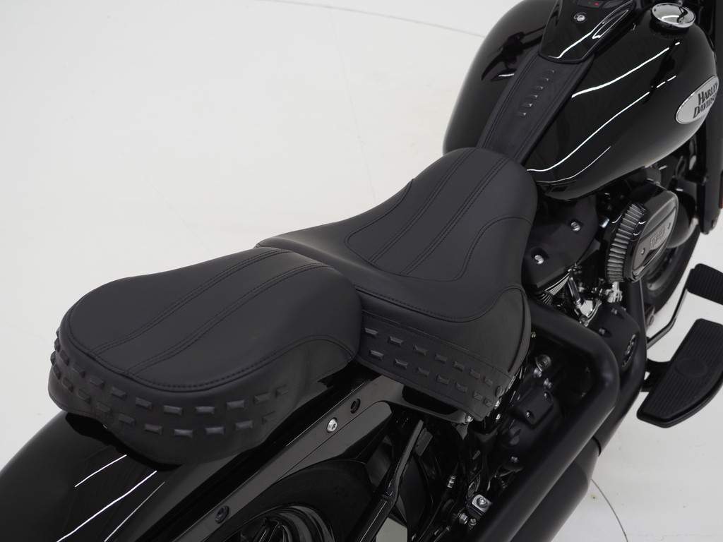 Harley-Davidson 114 FLHCS Softail Heritage Classic 114 FLHCS Softail Heritage Classic 2022 33