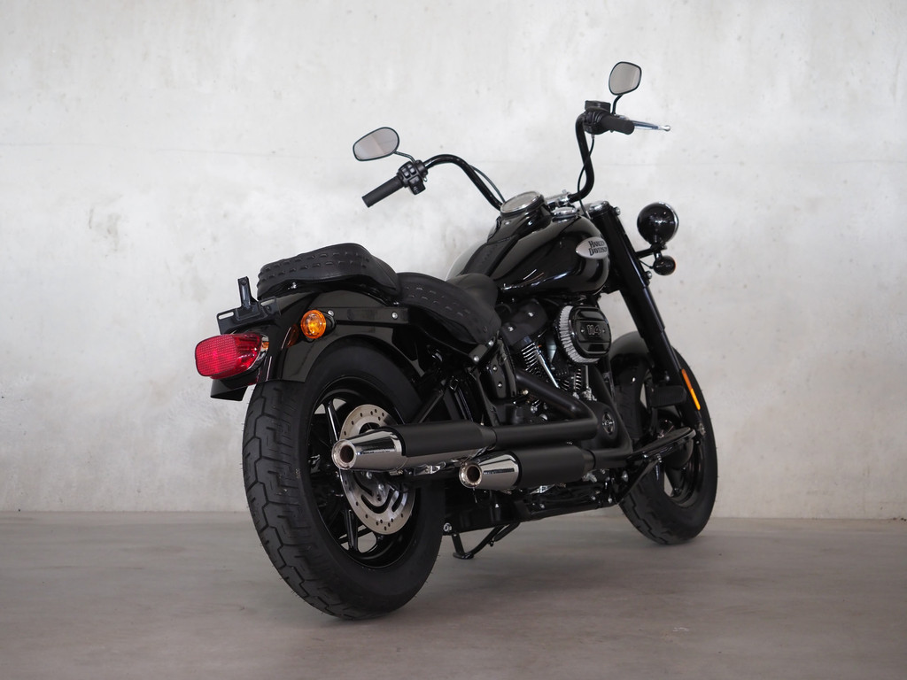 Harley-Davidson 114 FLHCS Softail Heritage Classic 114 FLHCS Softail Heritage Classic 2022 5