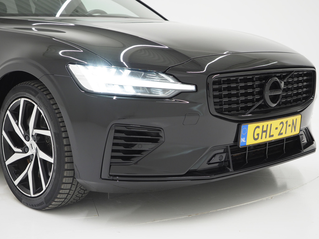 Volvo V60 2.0 T8 Twin Engine AWD R-Design 11