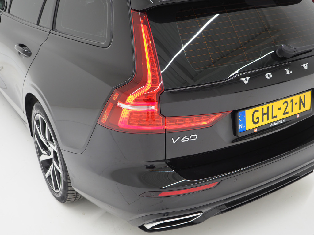Volvo V60 2.0 T8 Twin Engine AWD R-Design 13