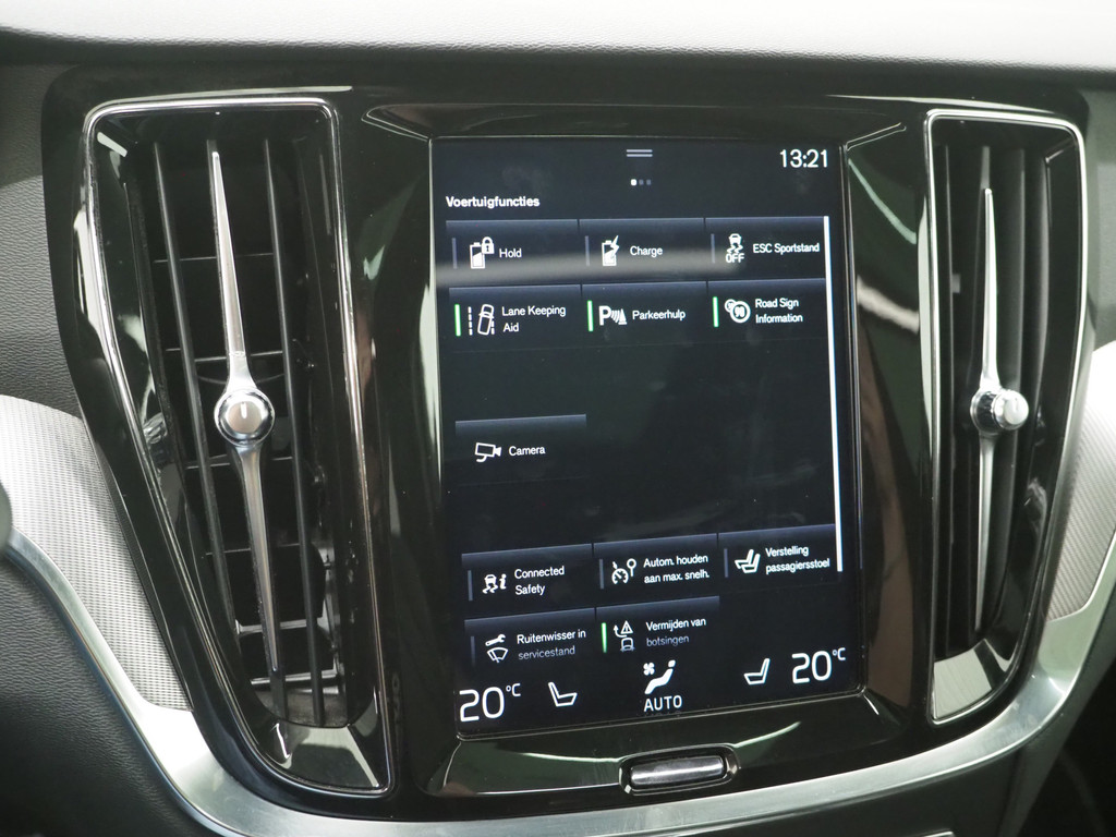 Volvo V60 2.0 T8 Twin Engine AWD R-Design 26