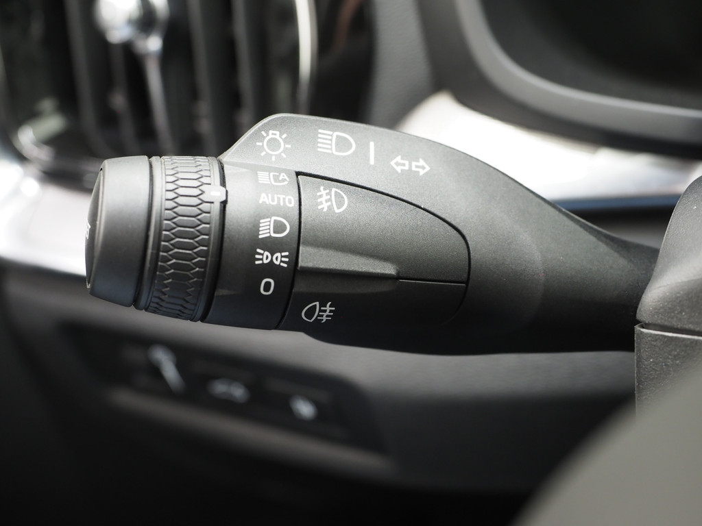 Volvo V60 2.0 T8 Twin Engine AWD R-Design 54