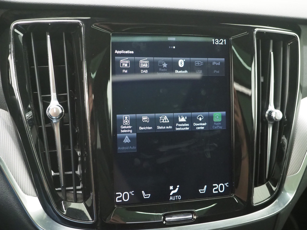 Volvo V60 2.0 T8 Twin Engine AWD R-Design 61