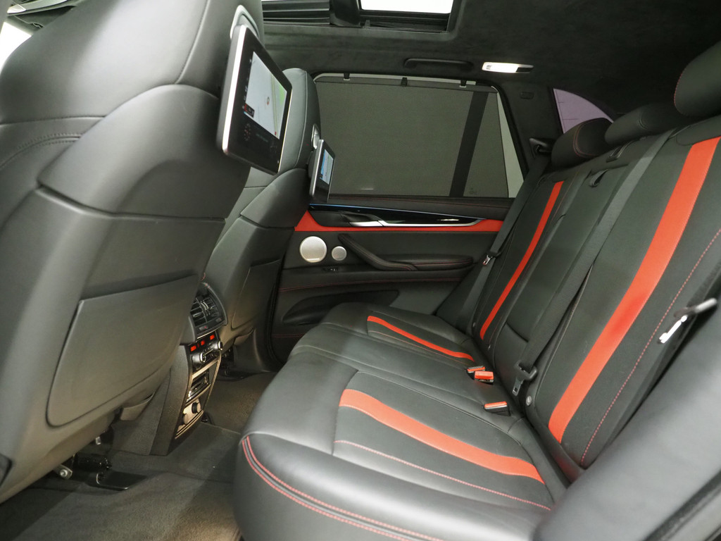 BMW X5 M 4.4 V8 576PK Black Fire Edition 101