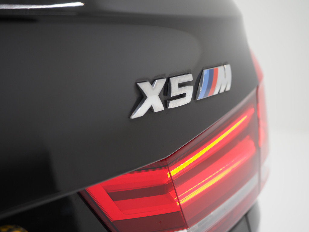 BMW X5 M 4.4 V8 576PK Black Fire Edition 14