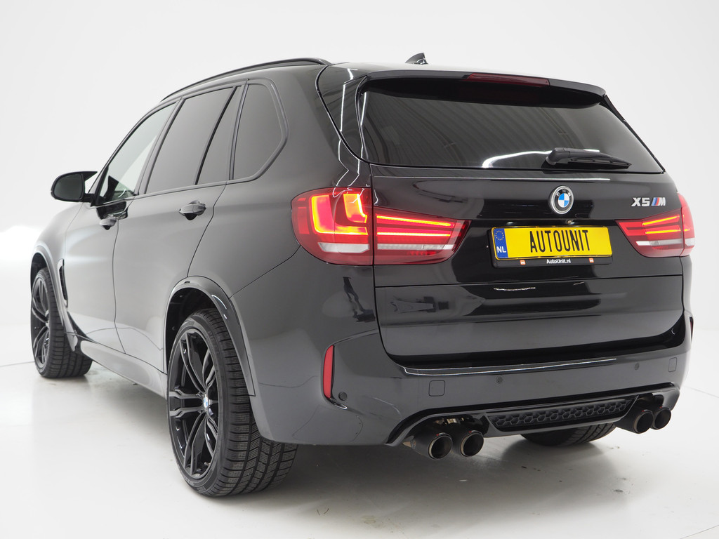 BMW X5 M 4.4 V8 576PK Black Fire Edition 2